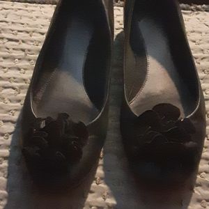Black dress shoes
